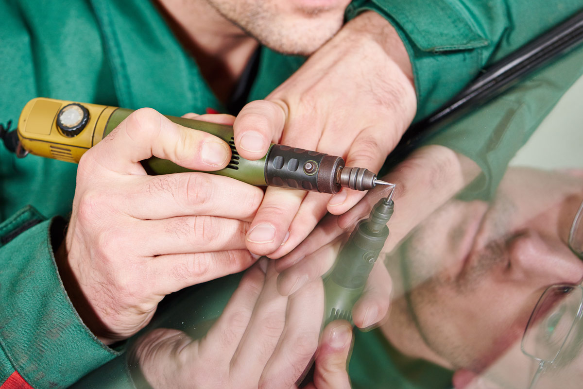 The Best Way to Repair Your Windshield tools