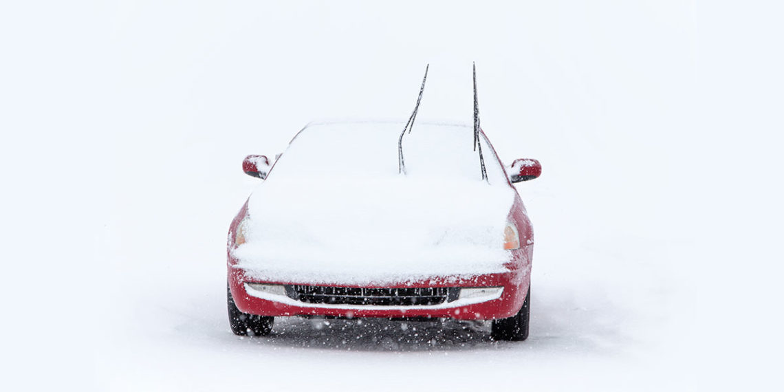 Should I Lift my Windshield Wipers Before a Snowstorm?