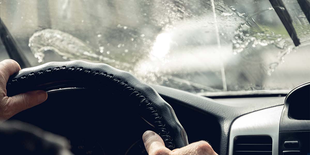 How to Clean the Inside of A Windshield Without A Streaky Mess